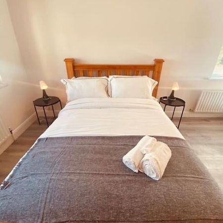Valley Lodge 3 Bedroom Retreat In Craigantlet Hills 벨파스트 외부 사진