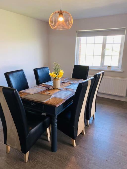 Valley Lodge 3 Bedroom Retreat In Craigantlet Hills 벨파스트 외부 사진